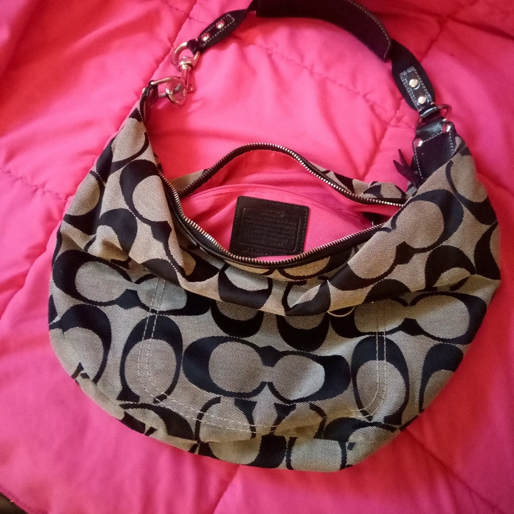 COACH SIGNATURE BAG
